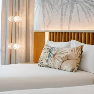 Amora 5* Brisbane